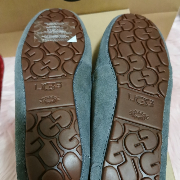 UGG Moccasins - Picture 5 of 5